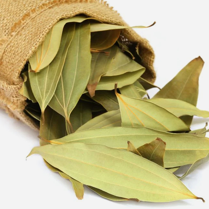 whole spices bay leaves