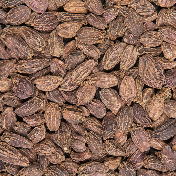 whole spices black cardamom